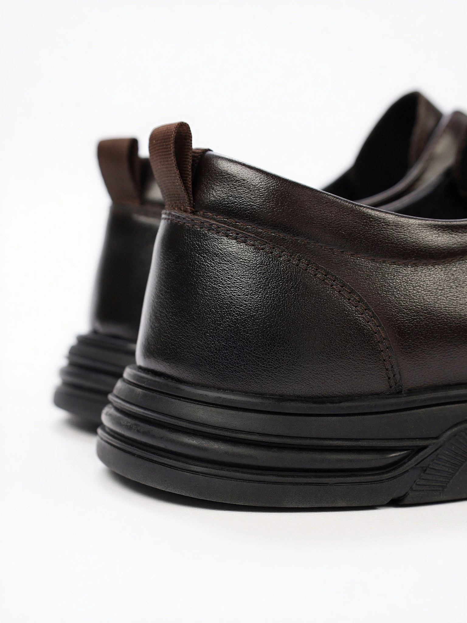 Туфли-дерби коричневого цвета со шнуровкой